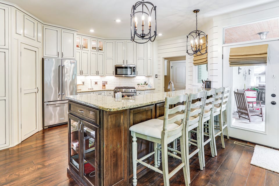 Kitchen | Main Level | Toaster | Trash Bags & Paper Towels | Drip Coffee Maker