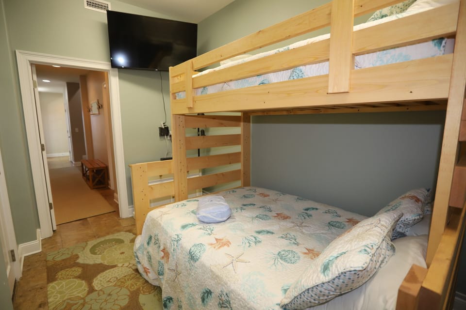 Ground level overflow bunk room.  Note this room does not have private bathroom.