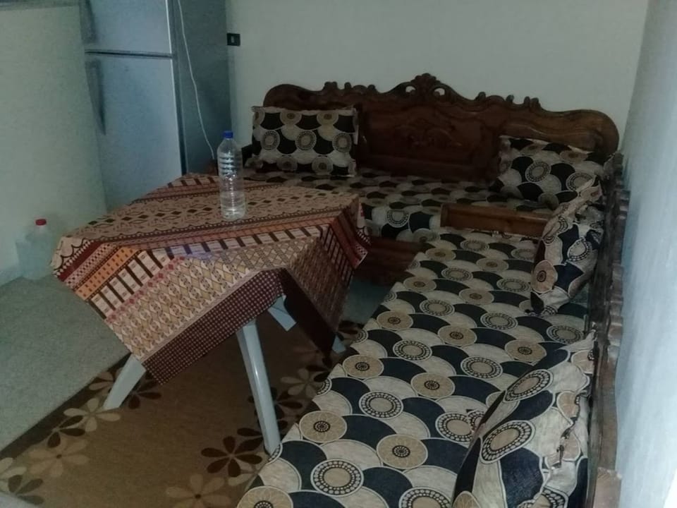 Comfort Studio, 1 Bedroom | Living area | Plasma TV