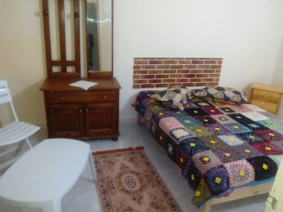 Comfort Studio, 1 Bedroom | 1 bedroom, in-room safe, blackout drapes, iron/ironing board