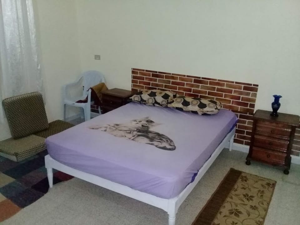 Comfort Studio, 1 Bedroom | 1 bedroom, in-room safe, blackout drapes, iron/ironing board