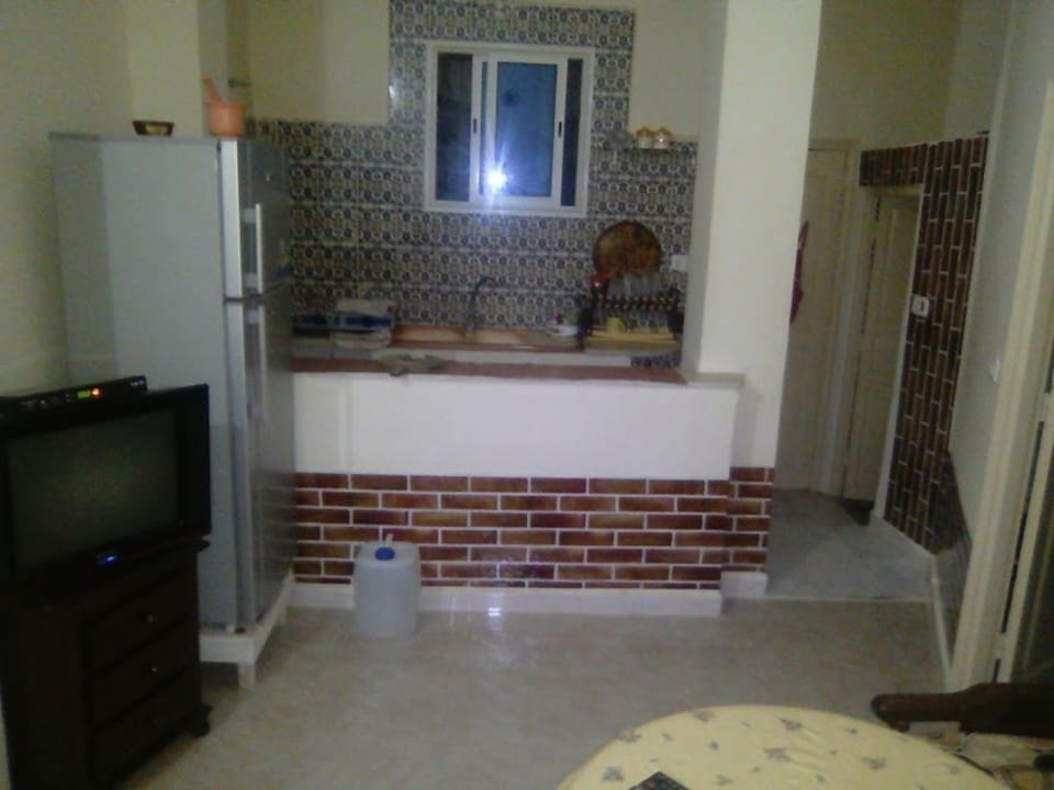 Comfort Studio, 1 Bedroom | Private kitchenette | Fridge, microwave, oven, dishwasher