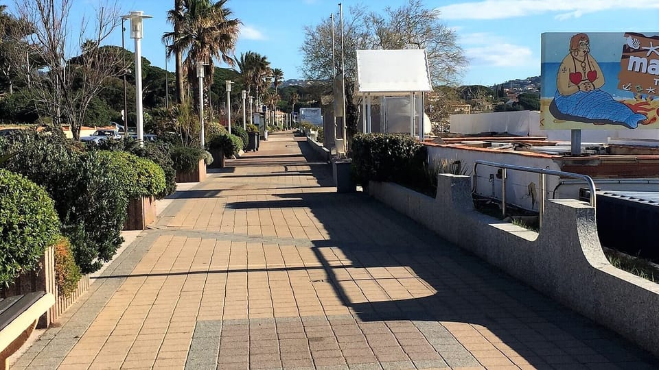 Beach promenande and Restaurants