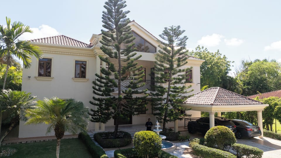 main front of villa 