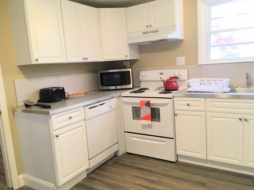Renovated and fully equipped kitchen