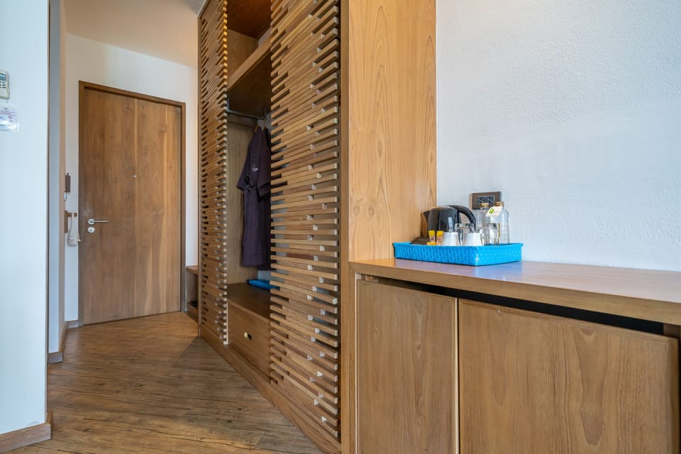 Deluxe Premier Room | In-room safe, desk, free WiFi