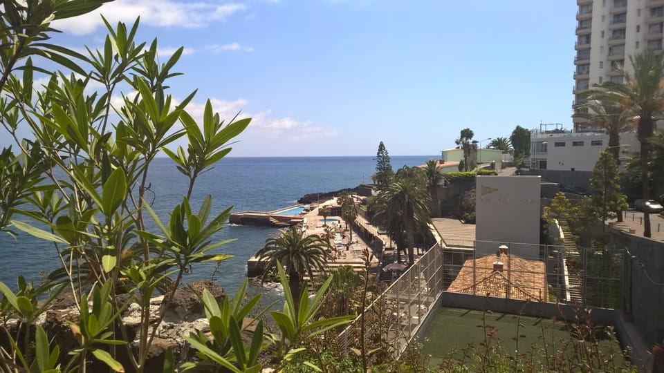 Clube Naval do Funchal (private beach club)