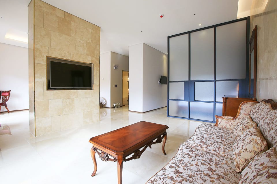 Family Room | Living area | 50-inch flat-screen TV with cable channels, TV, pay movies