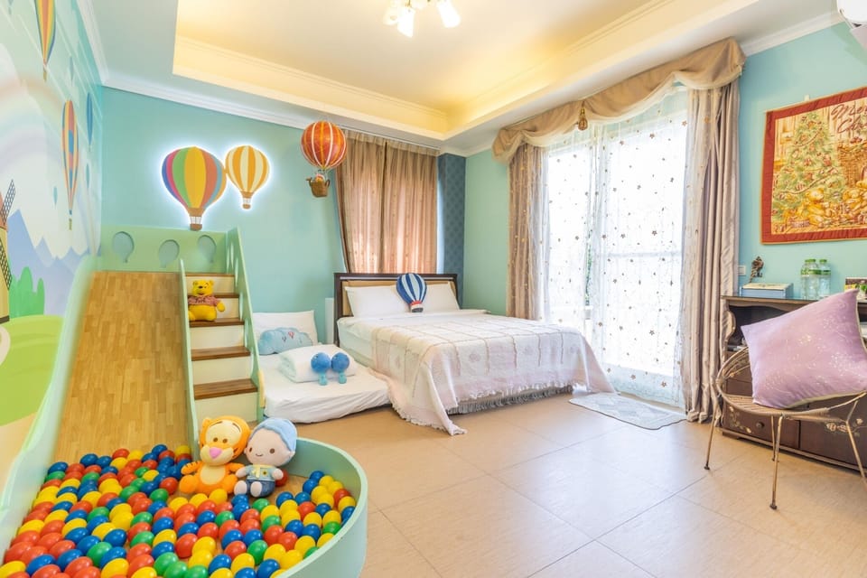 Family Triple Room | Children's theme room
