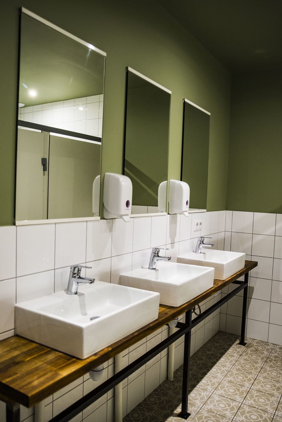 Free toiletries, hair dryer