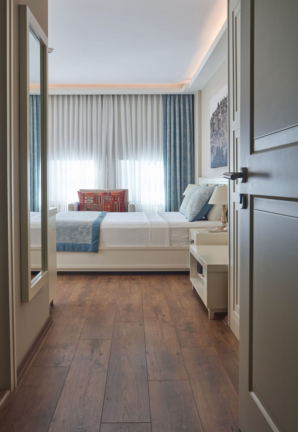 Superior Corner Room | Memory foam beds, minibar, in-room safe, desk