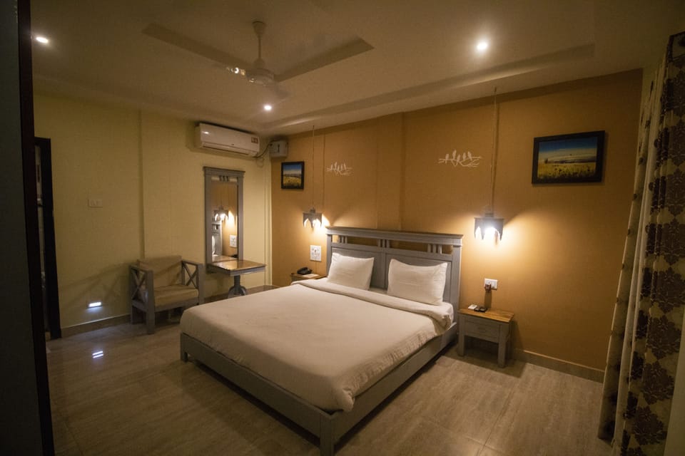 Elegant Executive Room  | Minibar, in-room safe, WiFi (free)