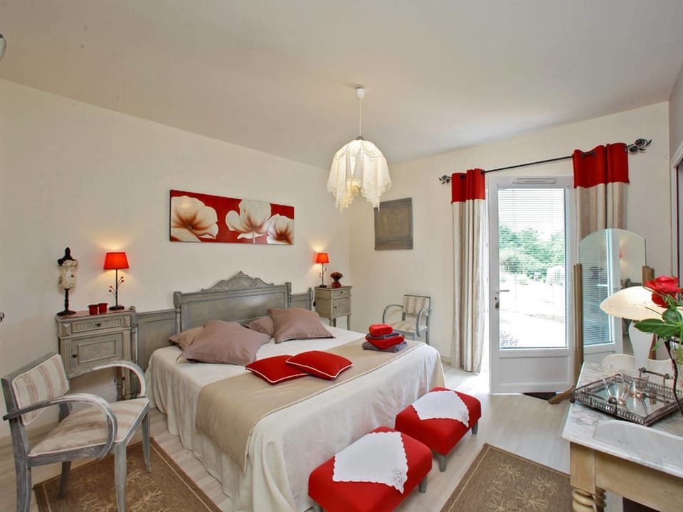 Double Room (Les Milandes) | Premium bedding, individually decorated, individually furnished