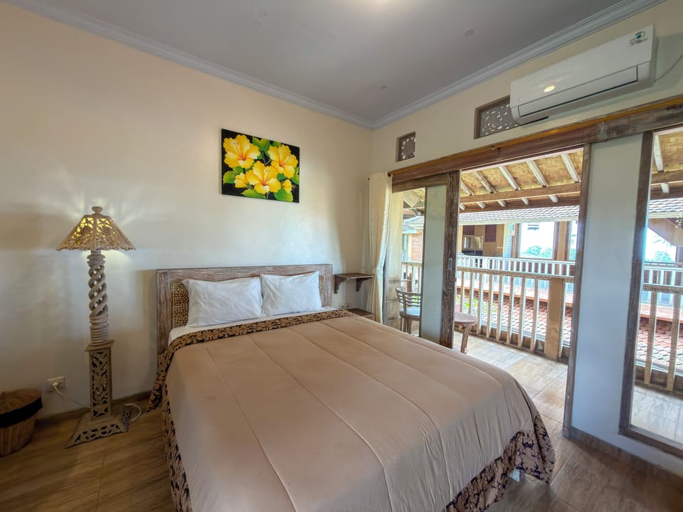 Standard Double Room With Balcony | Premium bedding, WiFi (free), bed sheets