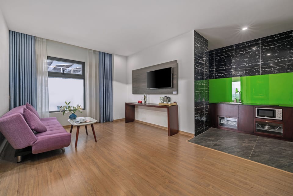 One Bedroom Apartment (Welcome Fruit) | 1 bedroom, minibar, in-room safe, desk