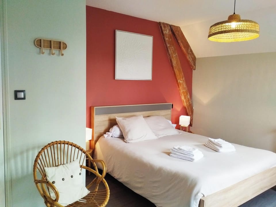 Room (Zen) | Premium bedding, individually decorated, individually furnished