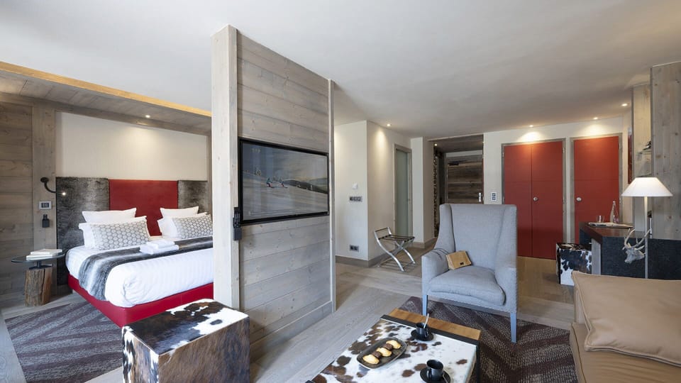 Junior Suite | In-room safe, blackout drapes, soundproofing, free cribs/infant beds