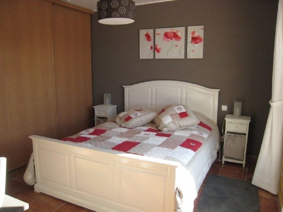 Classic Double Room (Coquelicot) | Iron/ironing board, free WiFi, bed sheets
