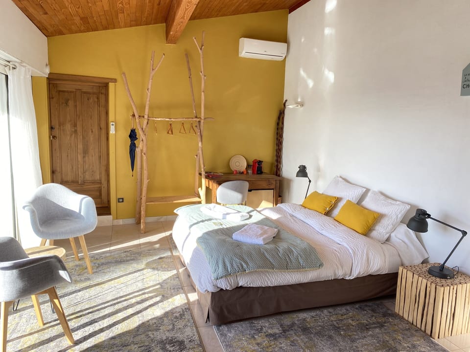 1 bedroom, minibar, individually decorated, individually furnished