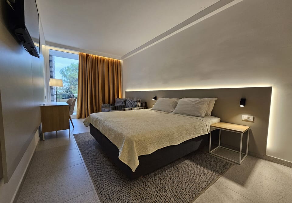 Minibar, desk, blackout drapes, free WiFi