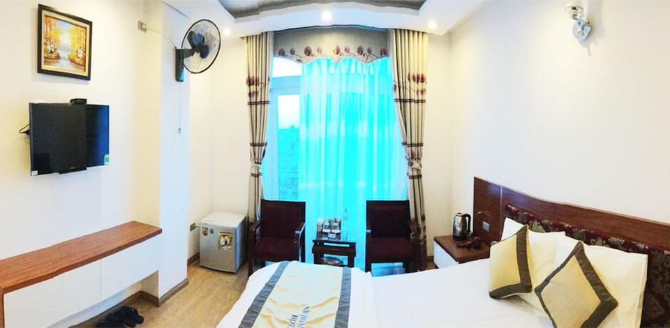 Standard Room | Minibar, desk, blackout drapes, soundproofing
