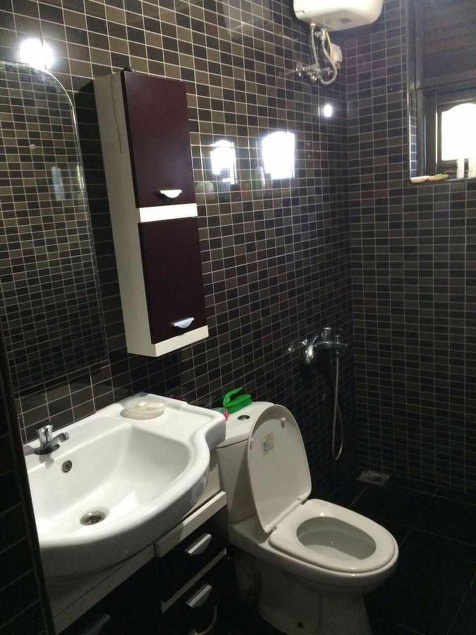 Double Room, Garden View | Bathroom | Separate tub and shower, rainfall showerhead, free toiletries