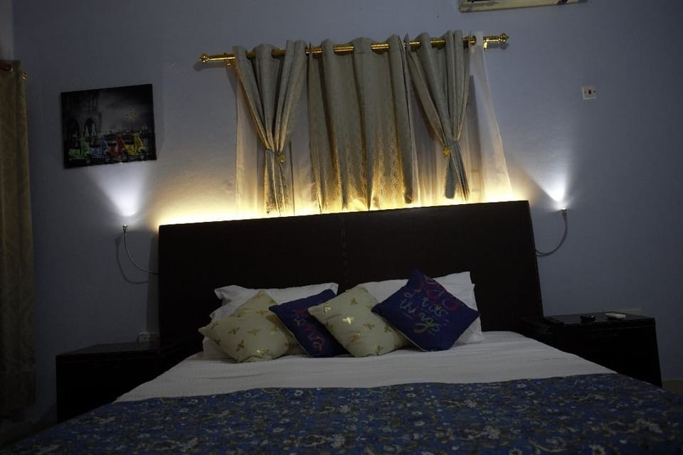Family Room | In-room safe, desk, iron/ironing board (on request), cribs (free)