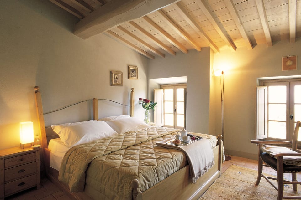 Standard Room | Premium bedding, desk, iron/ironing board, free WiFi