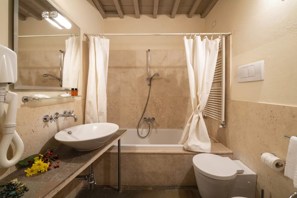 Standard Room | Bathroom | Bidet, towels
