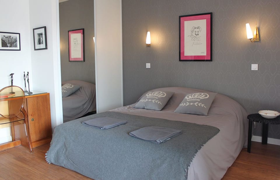 Room (Pablo) | Individually decorated, individually furnished, soundproofing