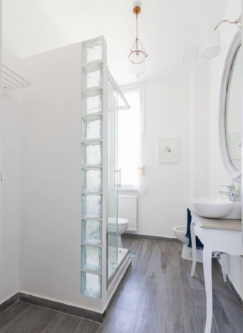 Suite | Bathroom | Shower, rainfall showerhead, hair dryer, bidet