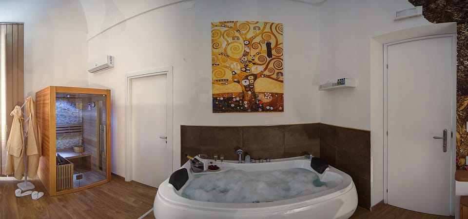 Romantic Double Room | 1 bedroom, premium bedding, minibar, in-room safe