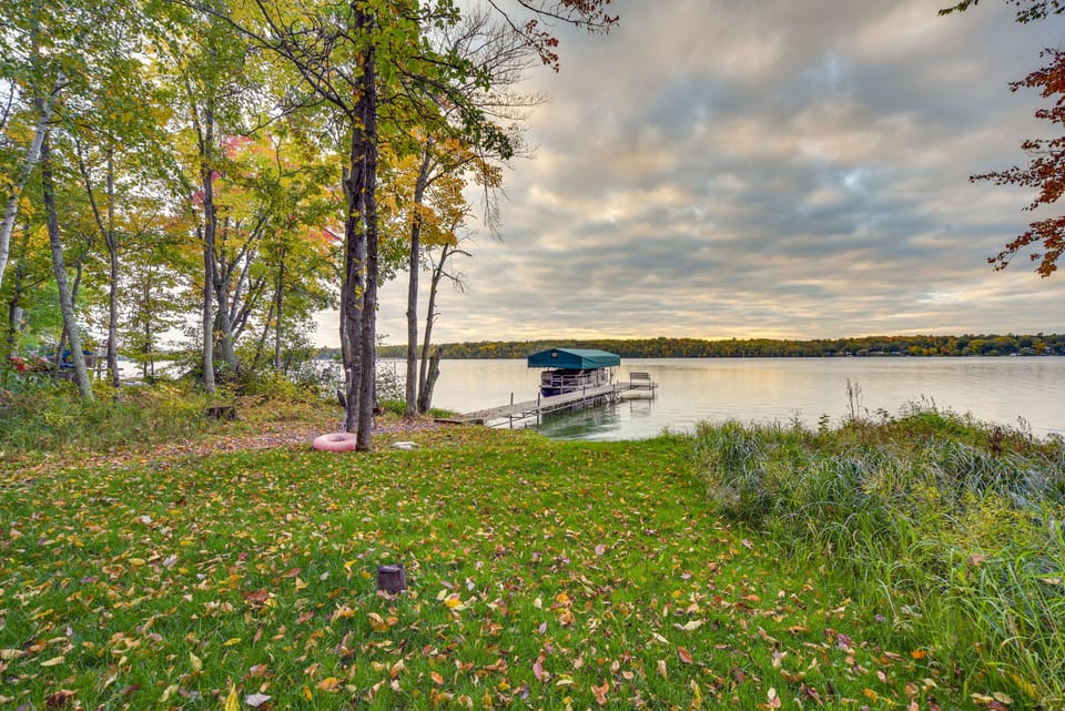 Private Dock | 14'-22' Boats Only | 2 Paddleboards Provided