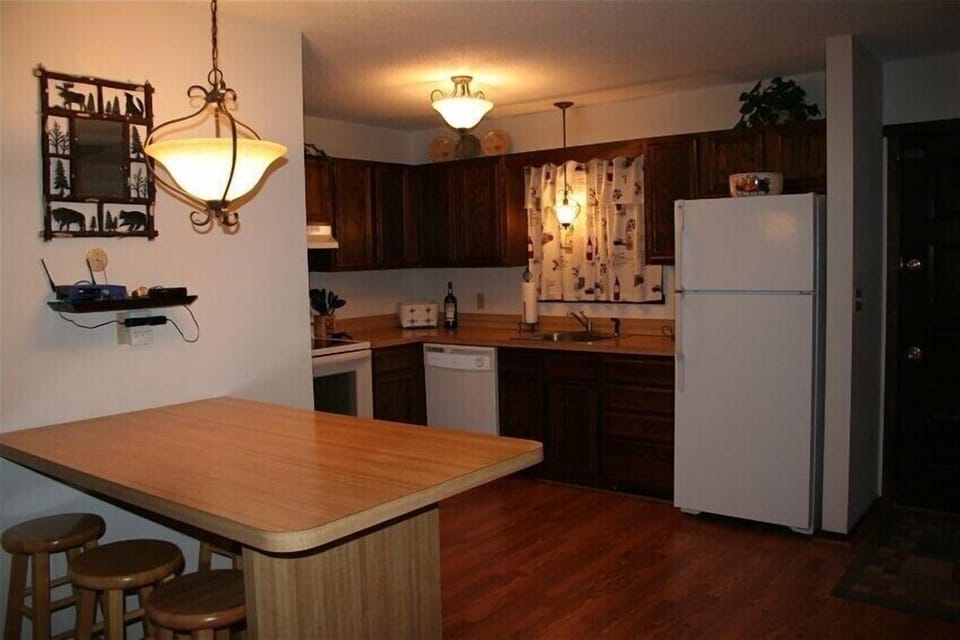 Full Kitchen with everything you need