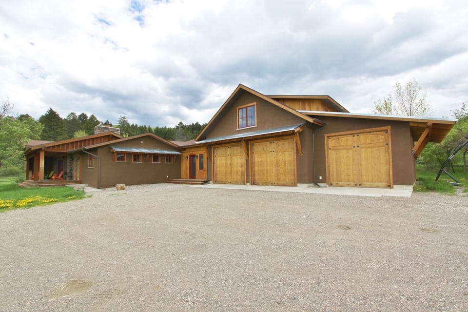 The front of the home - there is plenty of driveway space to park in.