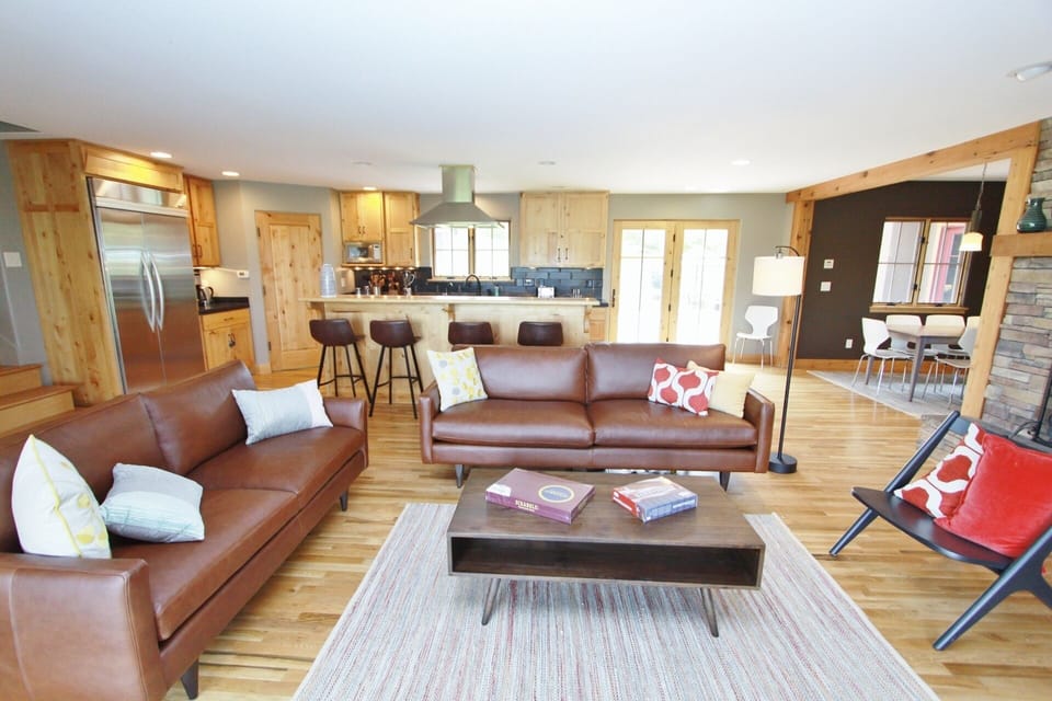 The homeowner has provided some games for guests' enjoyment.