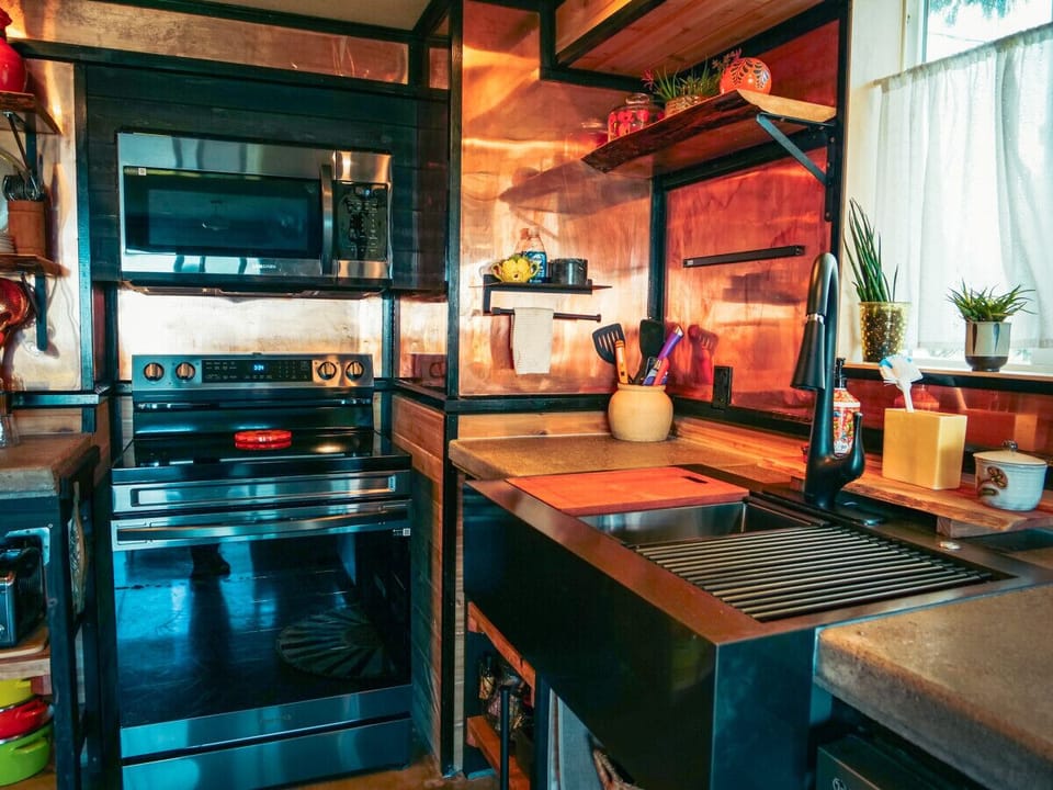Classic Suite, 1 Bedroom, Bay View, Beachfront | Private kitchen | Coffee/tea maker, cookware/dishes/utensils, paper towels
