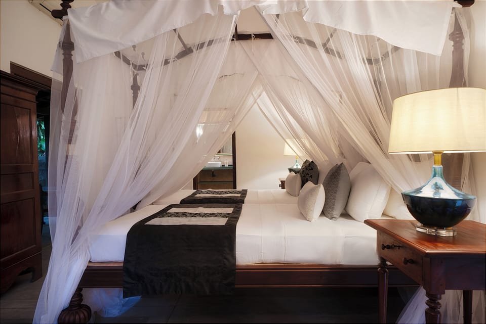 Pioneer | Egyptian cotton sheets, premium bedding, memory foam beds, in-room safe