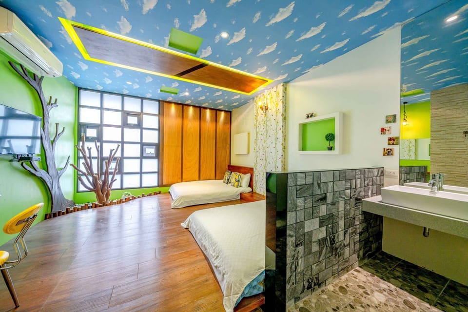 Standard Quadruple Room | Individually furnished, desk, blackout drapes, soundproofing
