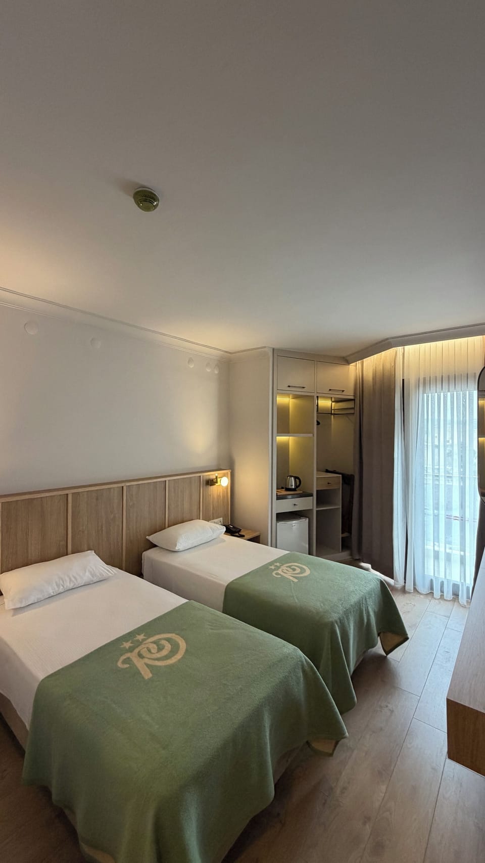 Deluxe Room | In-room safe, free WiFi, bed sheets