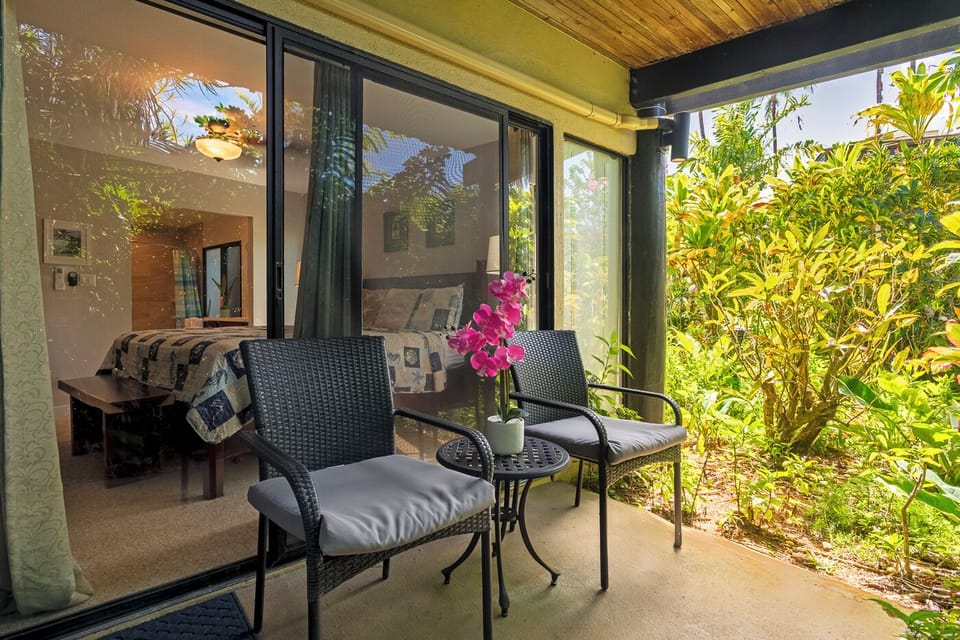 Mauna Kai 5A bedroom lanai - The bedroom lanai has a comfortable seating area for two, perfect for taking in the sunrise or sunset together!