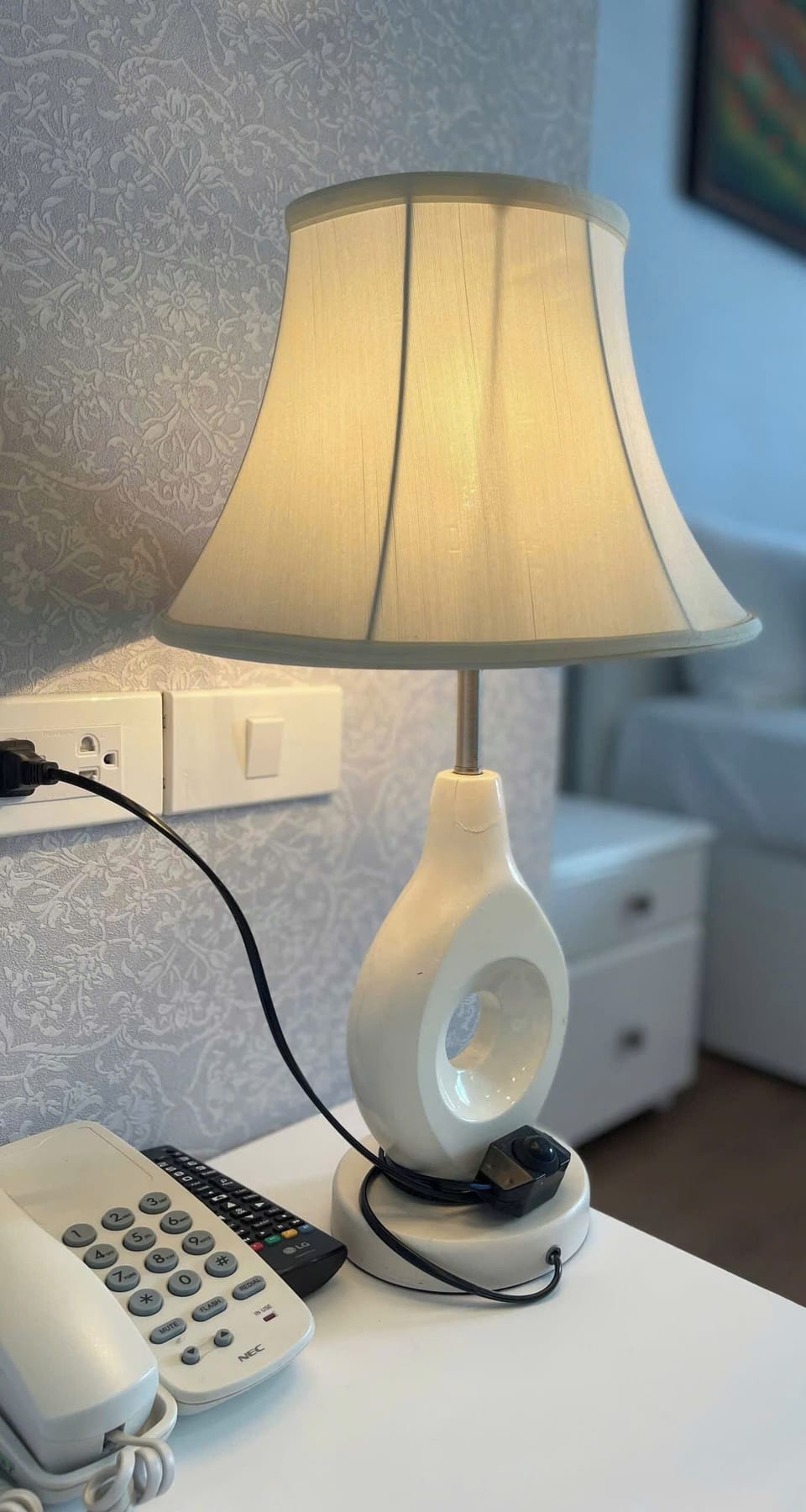 Minibar, desk, soundproofing, WiFi (free)