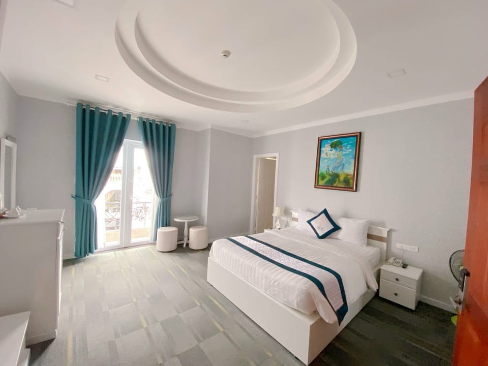 Deluxe Room | Minibar, desk, soundproofing, WiFi (free)