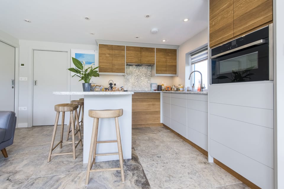Luxury House, Ensuite (Chyreen) | Private kitchen
