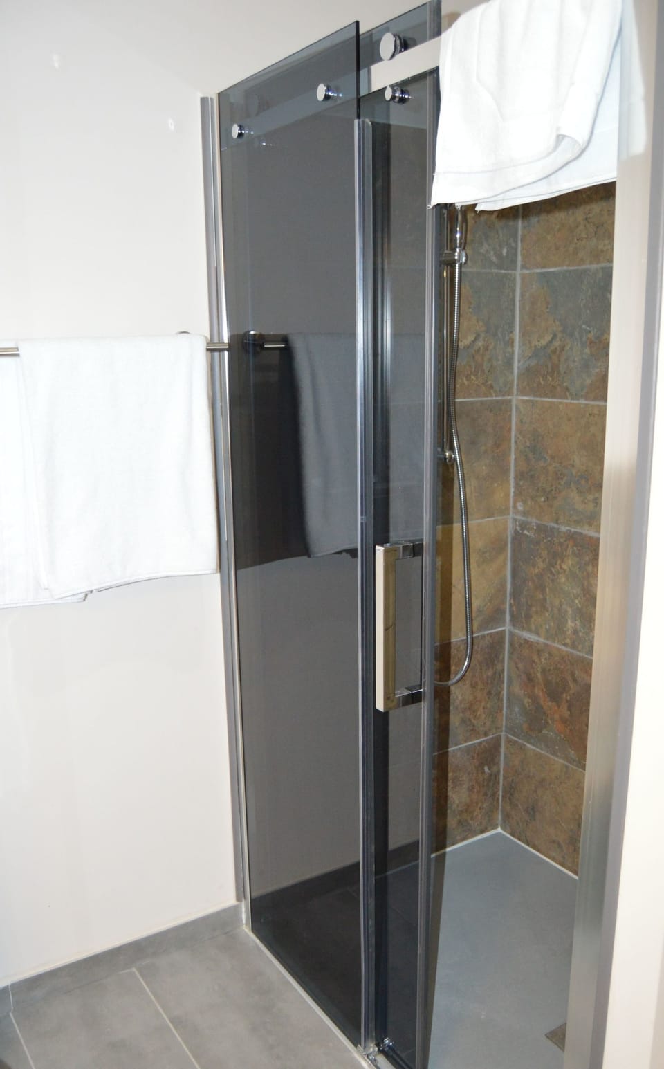 Double Room, Garden View | Bathroom | Free toiletries, hair dryer, towels