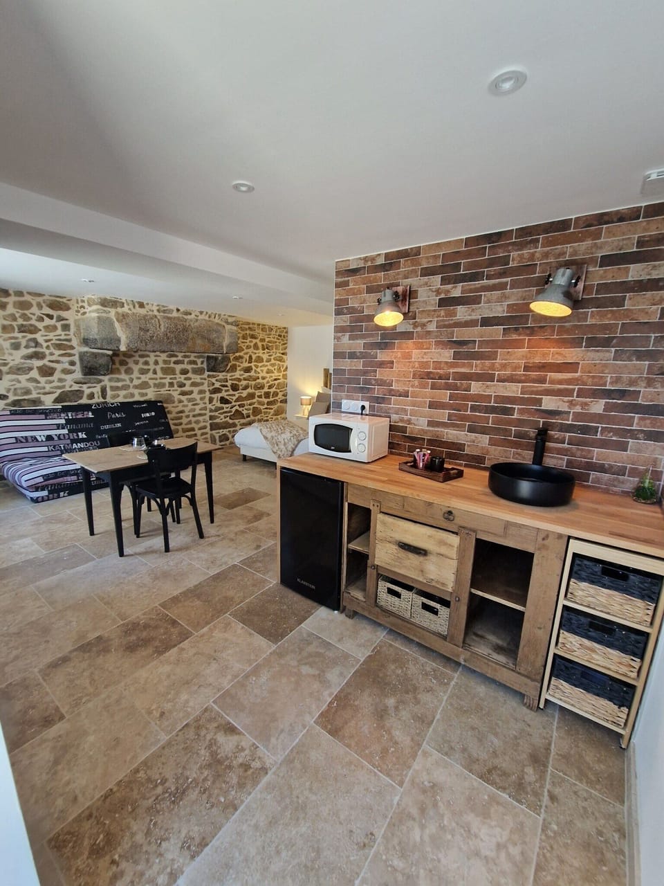 Quadruple Room | Private kitchen | Full-size fridge, microwave, stovetop, coffee/tea maker