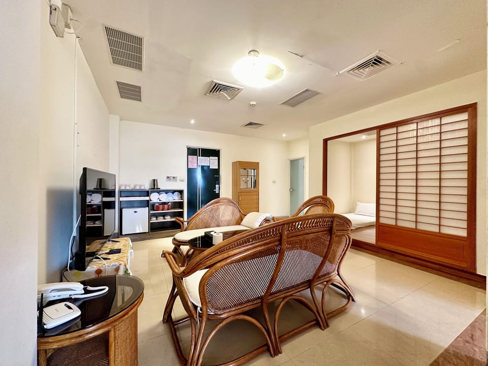 Deluxe Penthouse, 3 Bedrooms, Lake View, Tower | 1 bedroom, premium bedding, down comforters, Select Comfort beds