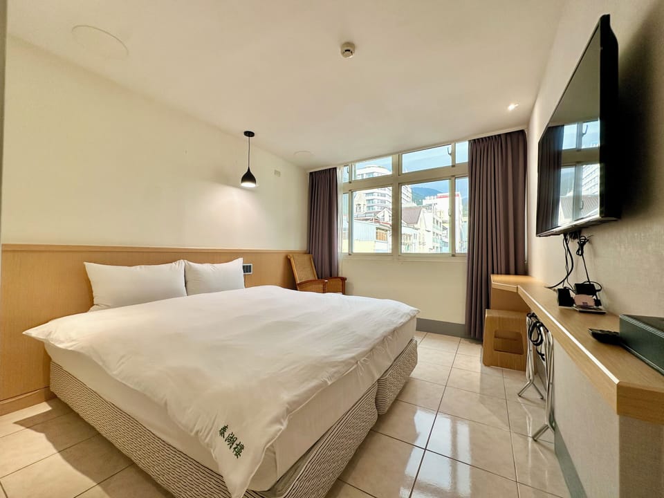 Comfort Double or Twin Room, City View | 1 bedroom, premium bedding, down comforters, Select Comfort beds
