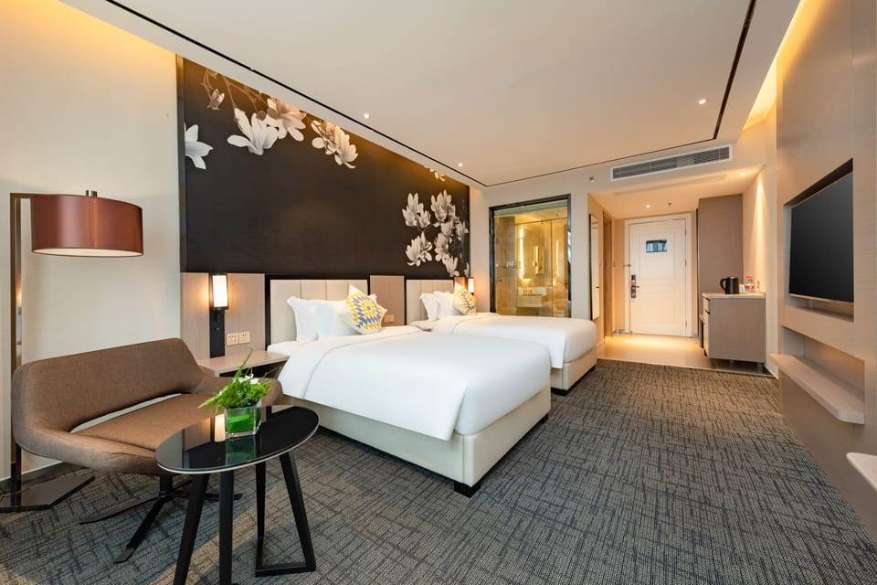 1 bedroom, premium bedding, minibar, in-room safe
