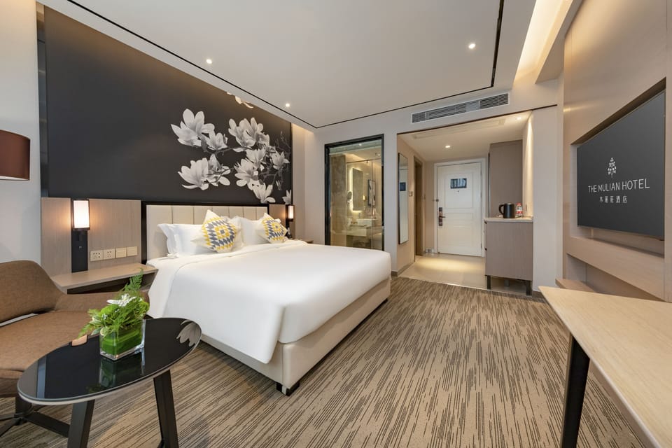 Superior King Room | 1 bedroom, premium bedding, minibar, in-room safe